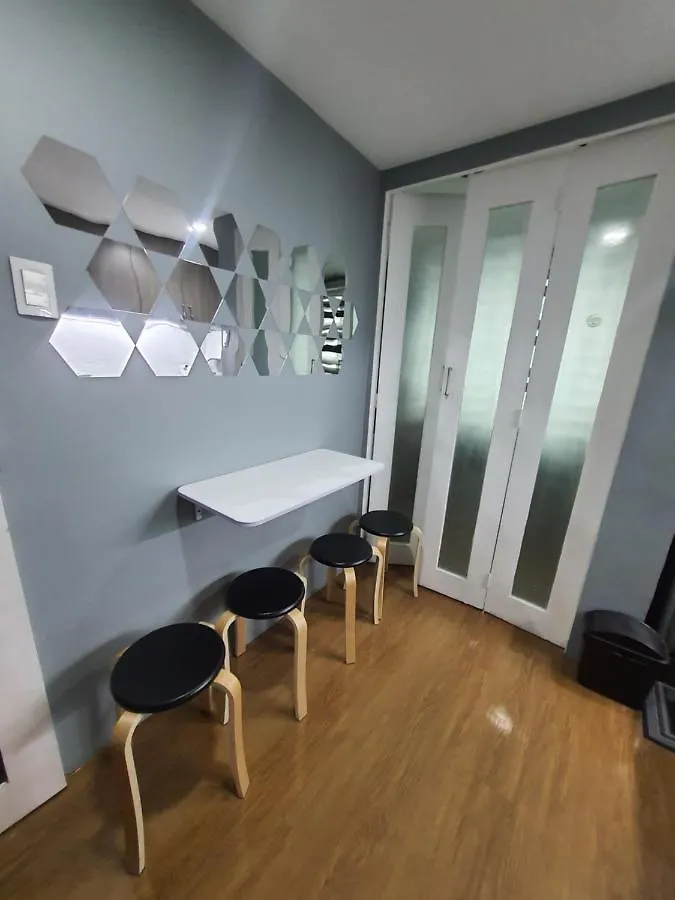 Cozy Lofts Closed To Shopping Malls & Mrt Station Manila Apartment