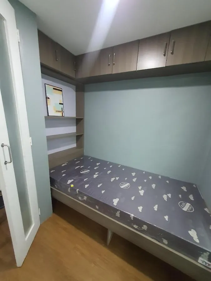 Cozy Lofts Closed To Shopping Malls & Mrt Station Manila